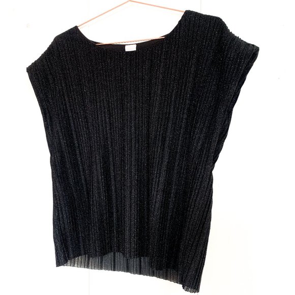 ICHI Tops - NWT ICHI shimmery black ribbon cap sleeve top M